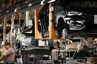 歐洲汽車工廠艱難按下重啟鍵 電動汽車引領(lǐng)行業(yè)復(fù)蘇