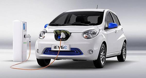 不懼補(bǔ)貼新政，綜合續(xù)航超300公里的微型電動(dòng)車強(qiáng)勢(shì)來襲